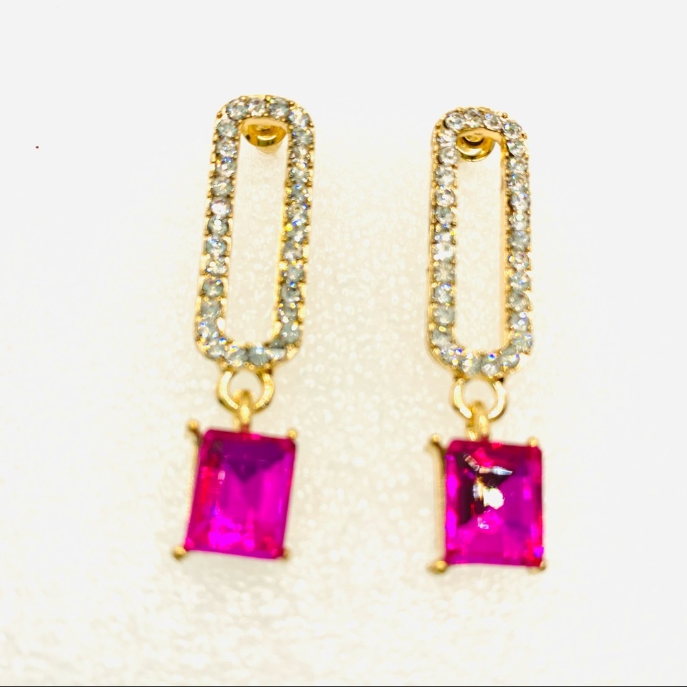 Earrings Pink and Crystal drop set in golden tone. Pierced - Picture 4 of 9